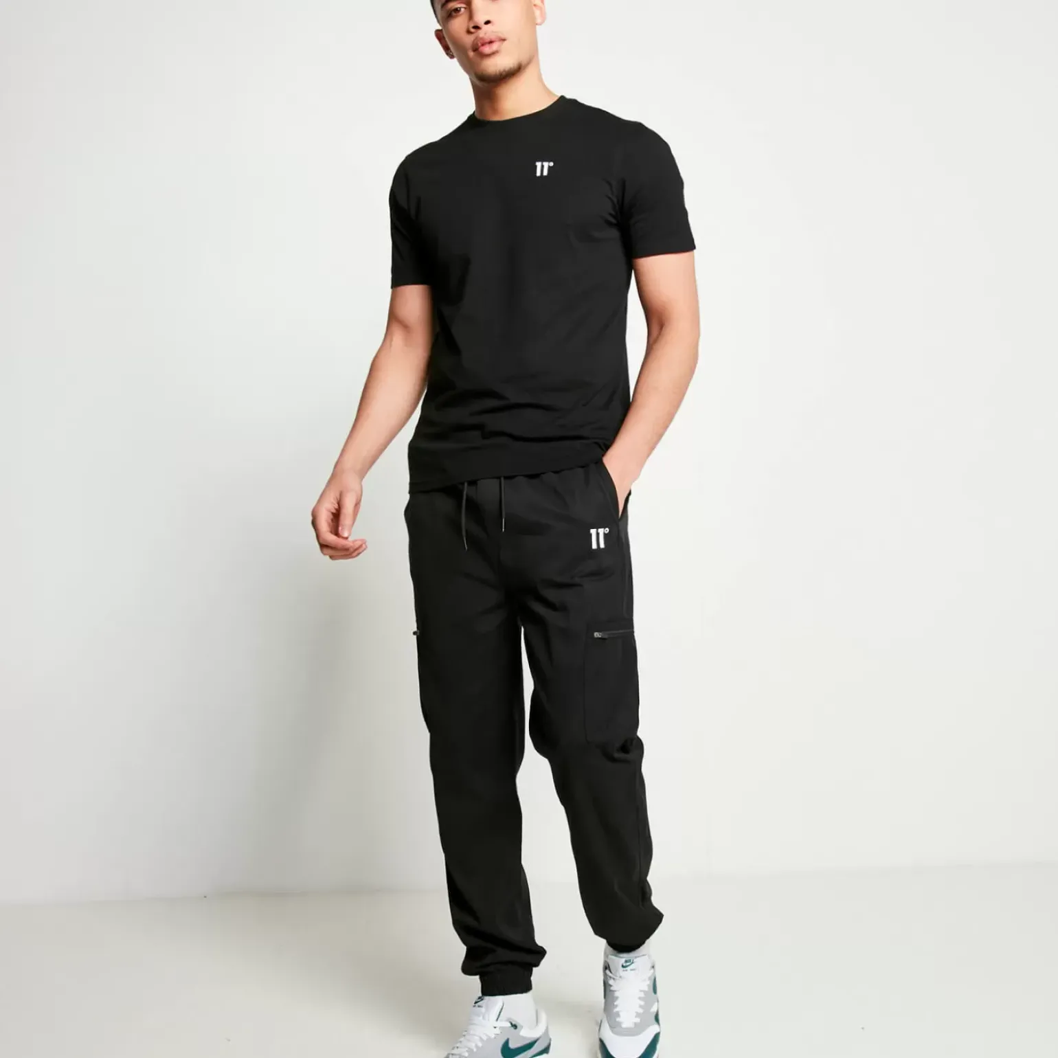 11 Degrees Cargo Pants – Black