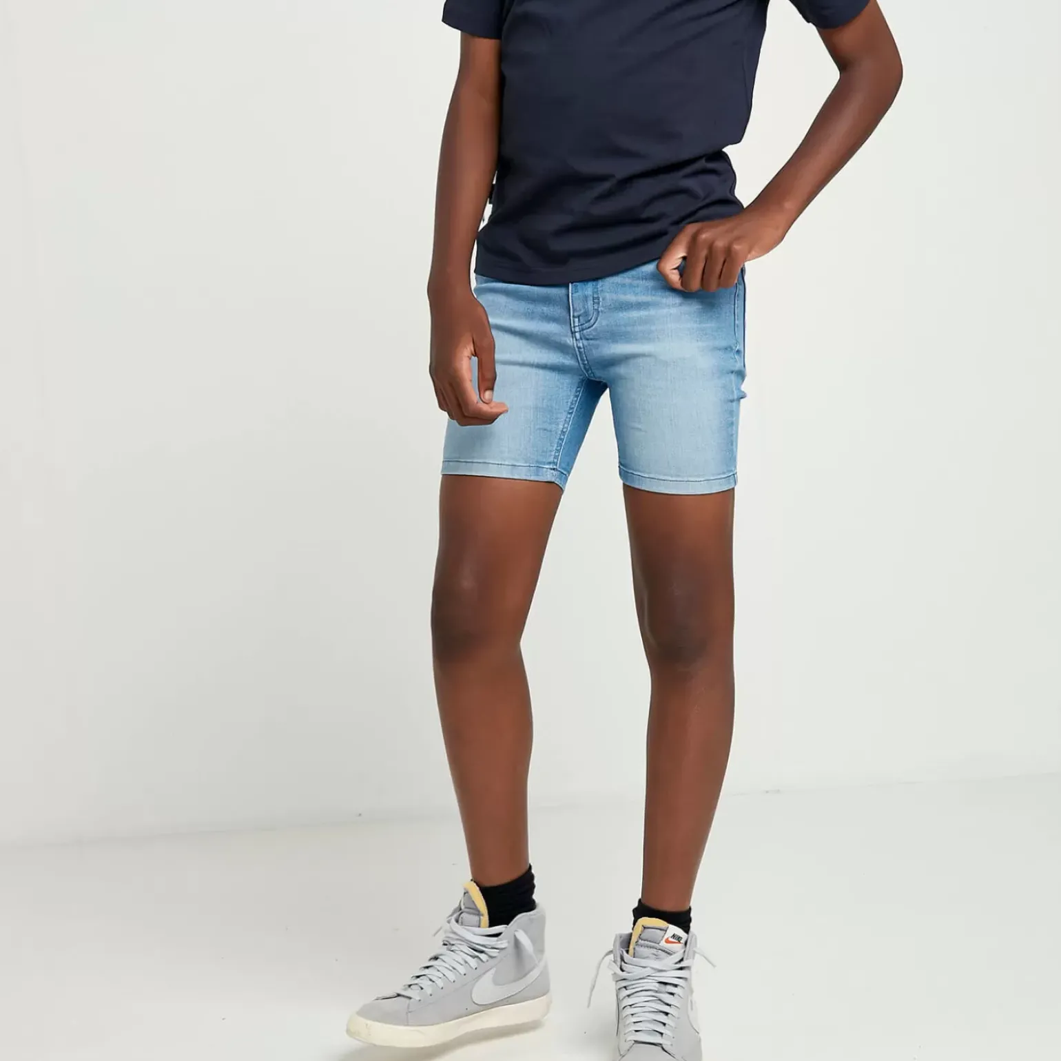 11 Degrees Junior Sustainable Denim Shorts – Light Blue Wash