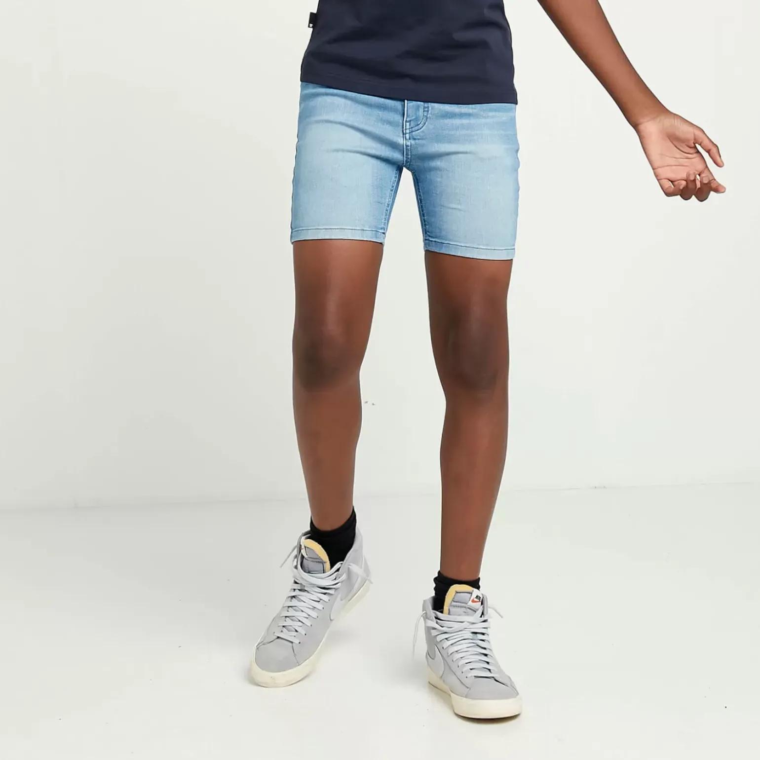 11 Degrees Junior Sustainable Denim Shorts – Light Blue Wash