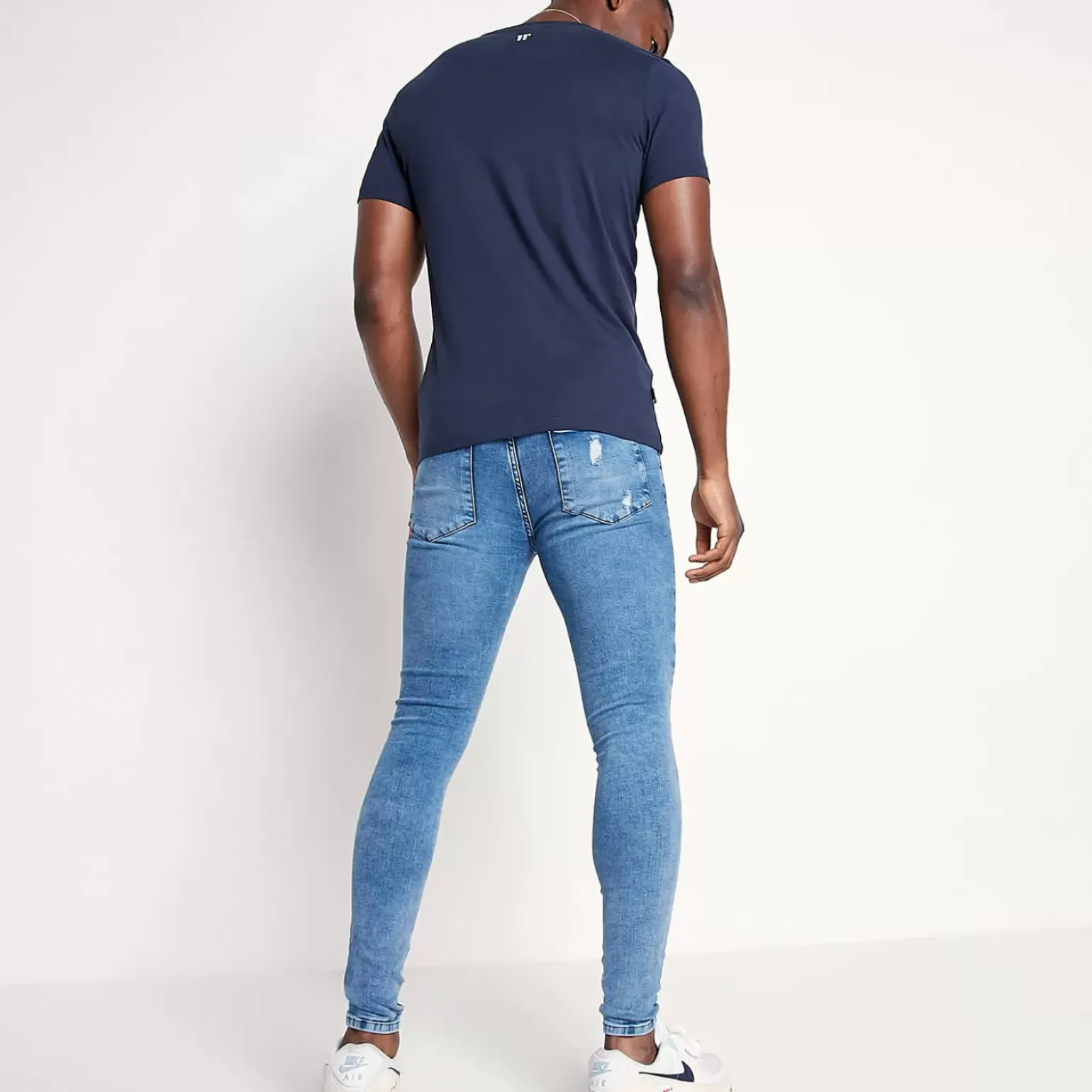 11 Degrees Sustainable Distressed Jeans Skinny Fit – Mid Blue Wash