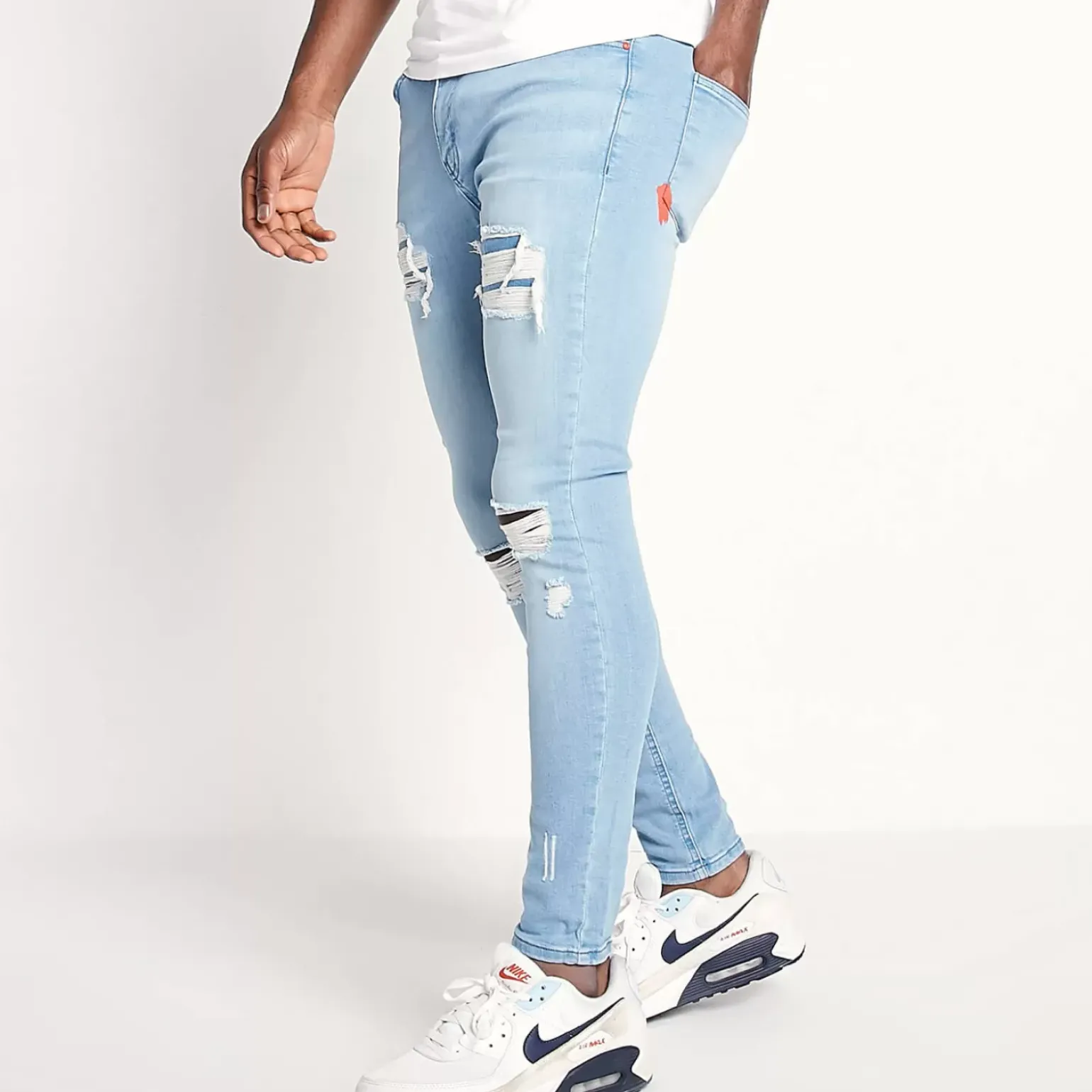 11 Degrees Sustainable Distressed Jeans Skinny Fit – Light Wash