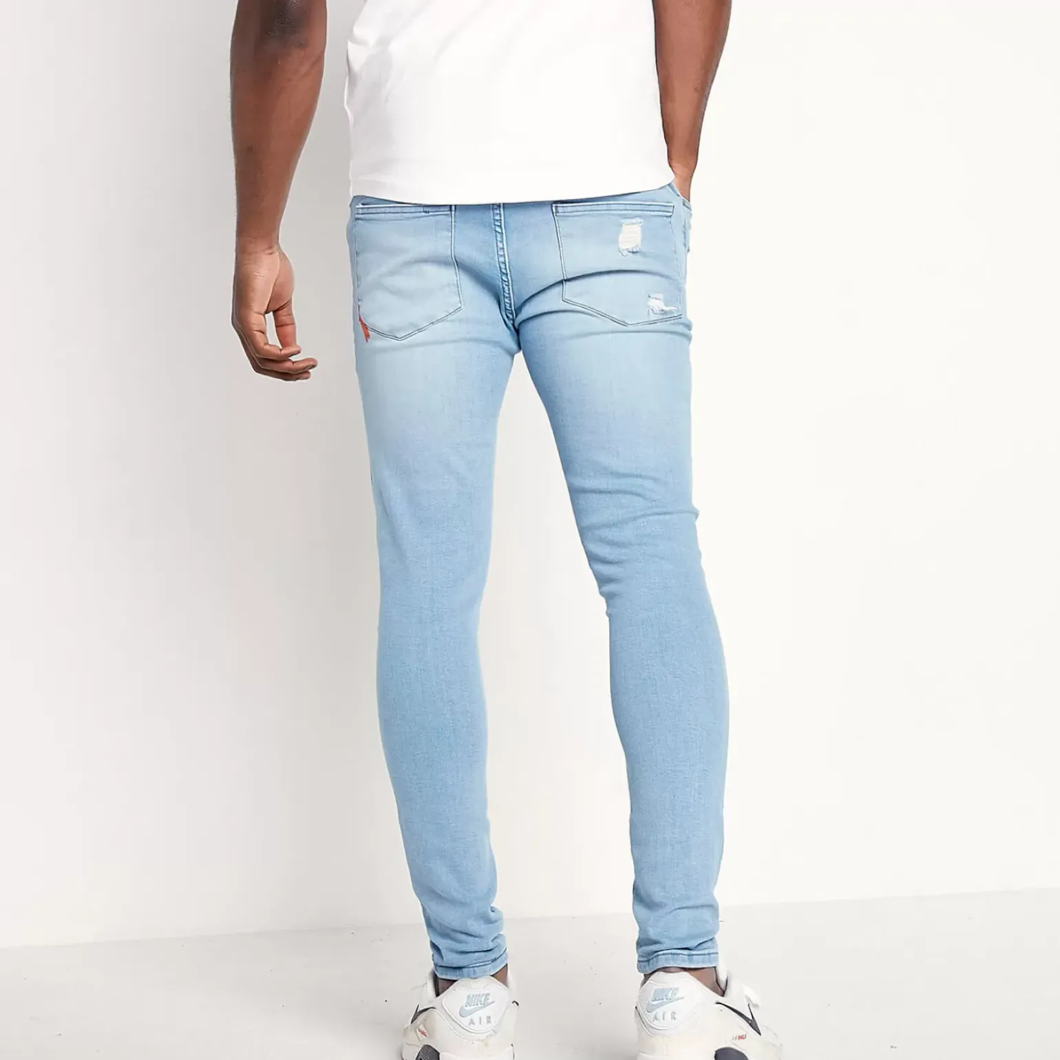 11 Degrees Sustainable Distressed Jeans Skinny Fit – Light Wash