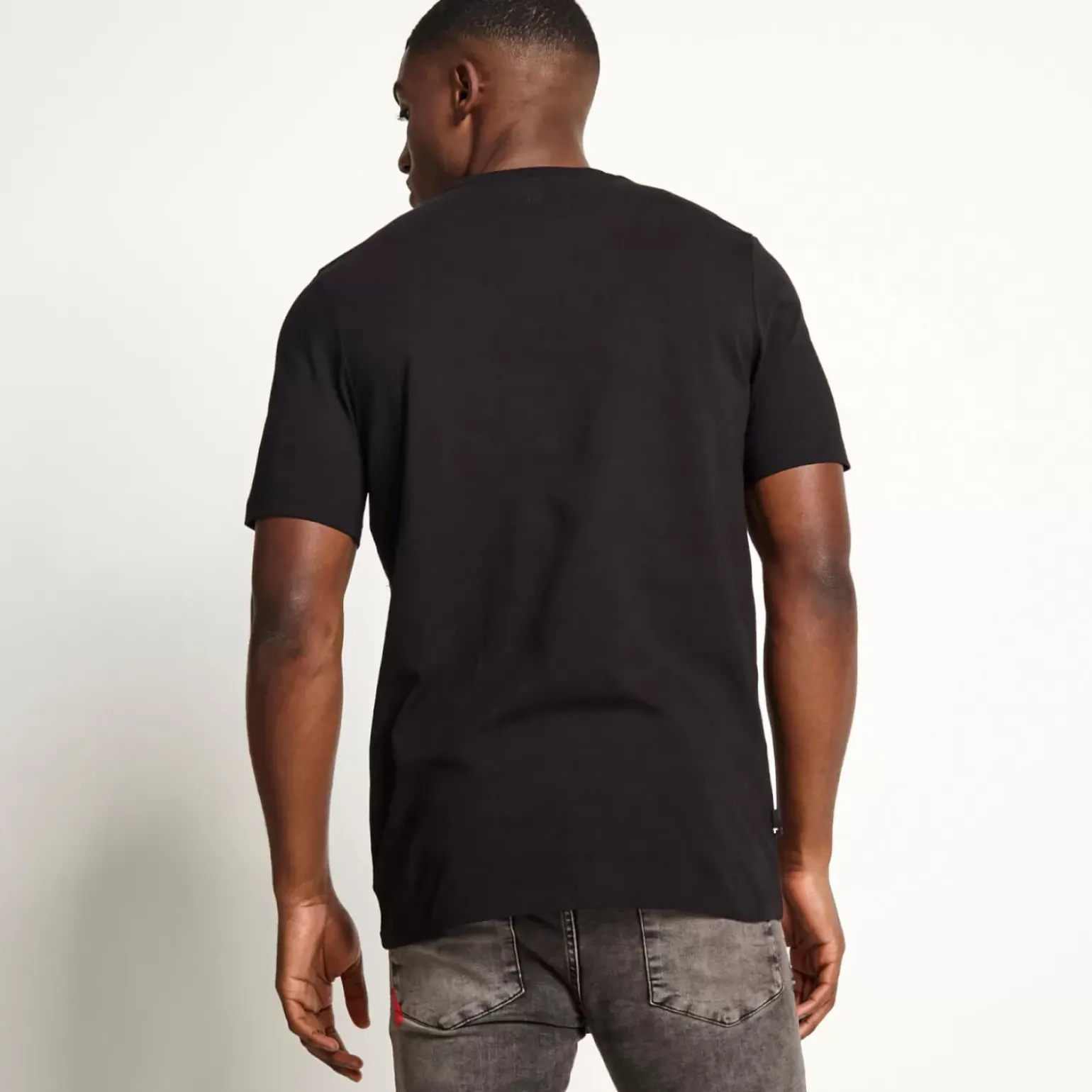 Chenille Applique Short Sleeve T-Shirt - Black