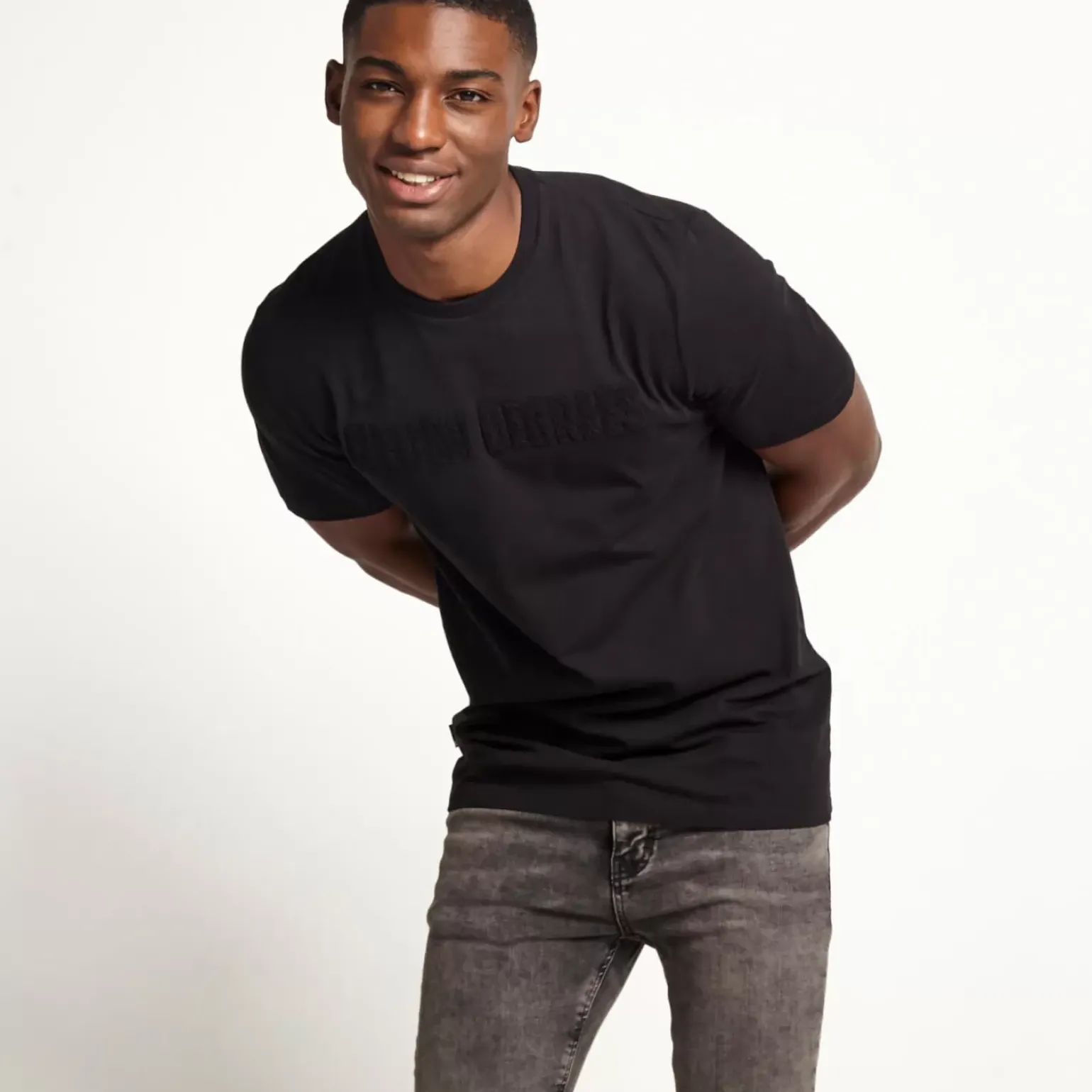 Chenille Applique Short Sleeve T-Shirt - Black