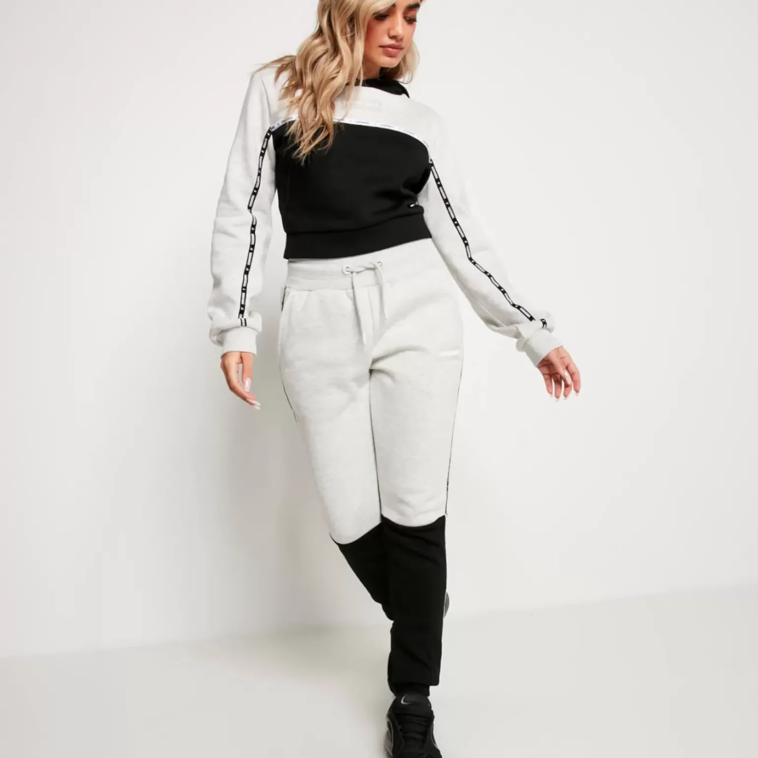 Colour Block Taped Cropped Pullover Hoodie – Grey Marl/Black