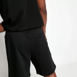 Core Shorts – Black