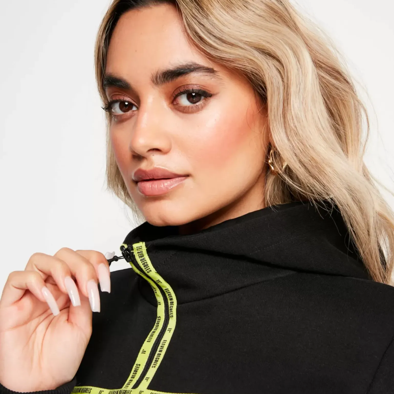 Micro Taped Cut And Sew Cropped Pullover Hoodie – Black/White