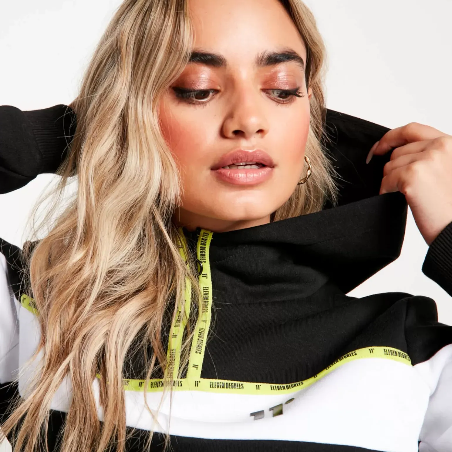 Micro Taped Cut And Sew Cropped Pullover Hoodie – Black/White